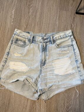 American Eagle Outfitters Light Blue Distressed Denim - Mom Shorts - Size 4